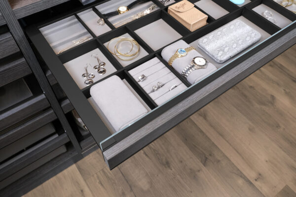 verstyle_20x36_BLK-PWT_JewelryDrawer_Application